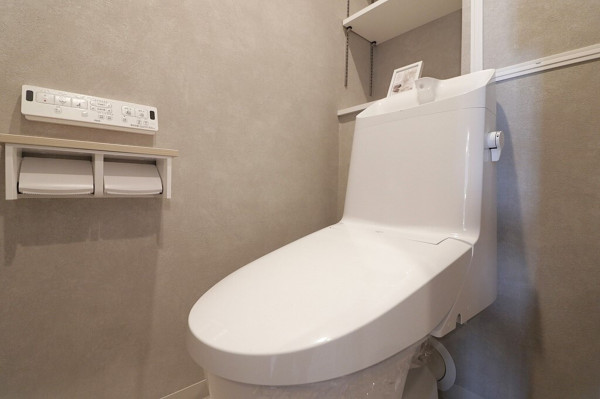 大阪市鶴見区鶴見、マンションのトイレ画像です