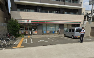 大阪市城東区野江、マンションのコンビニ画像です