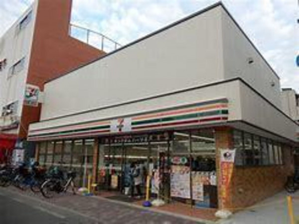 大阪市城東区鴫野西、中古一戸建てのコンビニ画像です