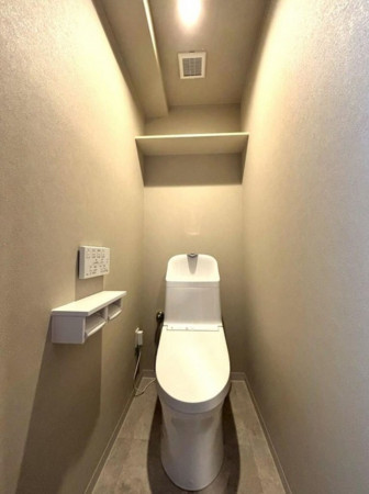 大阪市生野区中川、マンションのトイレ画像です