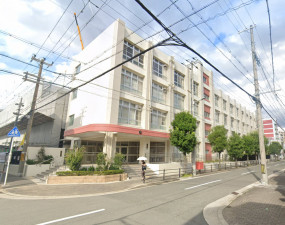 大阪市都島区中野町、マンションの中学校画像です