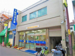 大阪市東成区東今里、中古一戸建ての銀行画像です