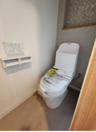 大阪市生野区田島、中古一戸建てのトイレ画像です