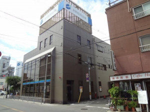 大阪市生野区鶴橋、マンションの銀行画像です