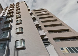大阪市生野区鶴橋、マンションの外観画像です
