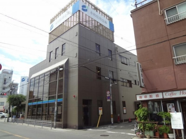 大阪市生野区鶴橋、マンションの銀行画像です