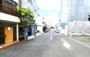 大阪市東成区大今里西、中古一戸建ての前面道路を含む現地写真画像です