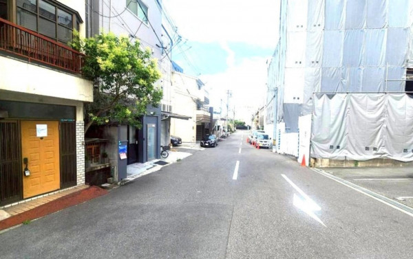 大阪市東成区大今里西、中古一戸建ての前面道路を含む現地写真画像です