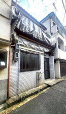 大阪市生野区中川西、中古一戸建ての外観画像です