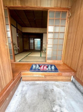 大阪市東成区大今里南、中古一戸建ての玄関画像です