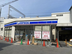 大阪市城東区成育、マンションのコンビニ画像です