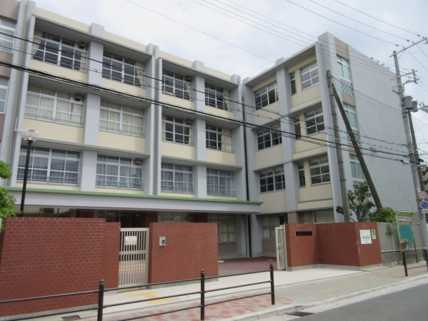 大阪市鶴見区緑、マンションの中学校画像です