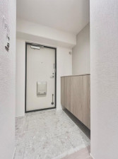 大阪市城東区鴫野西、マンションの玄関画像です
