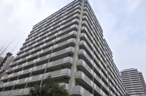 大阪市都島区友渕町、マンションの外観画像です