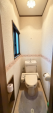 大阪市鶴見区放出東、中古一戸建てのトイレ画像です