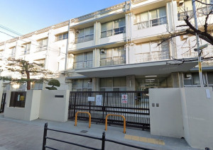 大阪市鶴見区放出東、中古一戸建ての小学校画像です