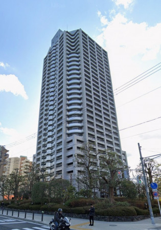 大阪市鶴見区鶴見、マンションの外観画像です