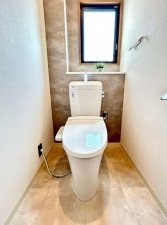大阪市都島区高倉町、中古一戸建てのトイレ画像です
