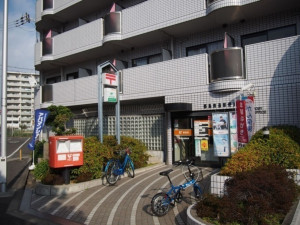 大阪市都島区都島南通、マンションの郵便局画像です