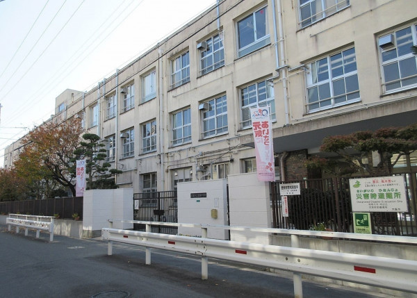 大阪市東成区深江南、マンションの中学校画像です