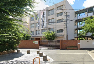 大阪市鶴見区横堤、マンションの中学校画像です