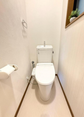 大阪市生野区林寺、中古一戸建てのトイレ画像です