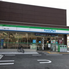 大阪市旭区高殿、マンションのコンビニ画像です
