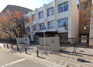 大阪市旭区高殿、マンションの中学校画像です