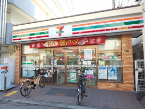 大阪市旭区高殿、マンションのコンビニ画像です