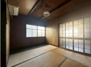 大阪市生野区勝山南、中古一戸建ての居間画像です