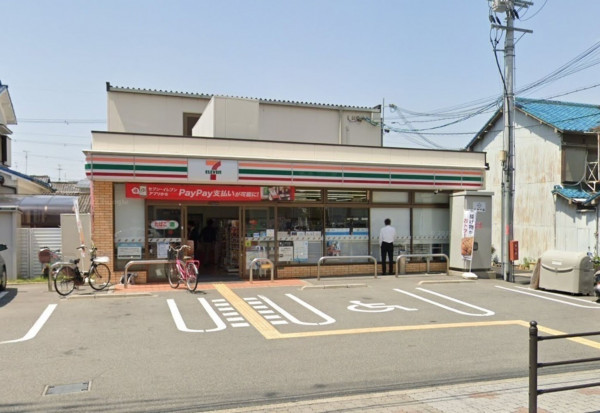 大阪市生野区巽西、中古一戸建てのコンビニ画像です