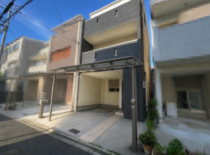 大阪市生野区中川西、中古一戸建ての外観画像です