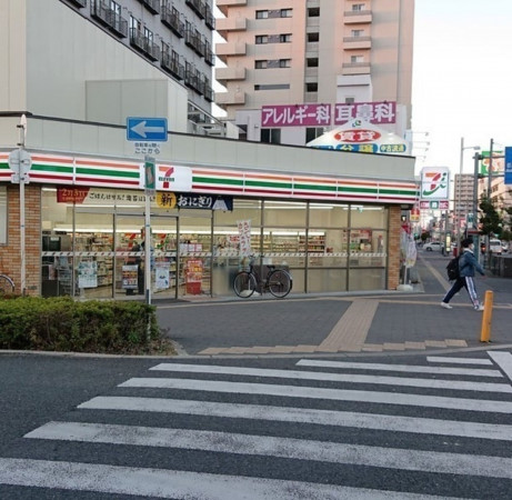 大阪市城東区成育、マンションのコンビニ画像です