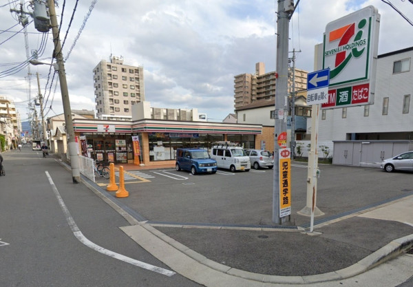 大阪市鶴見区今津南、マンションのコンビニ画像です