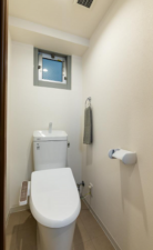 大阪市旭区新森、マンションのトイレ画像です