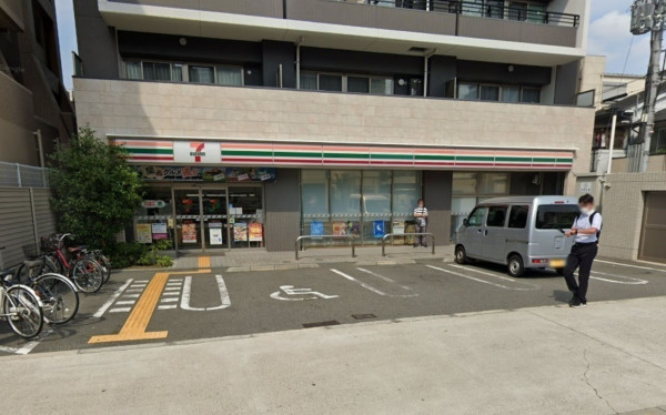 大阪市城東区野江、マンションのコンビニ画像です