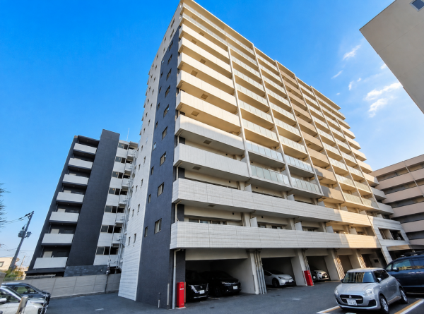 大阪市城東区東中浜、マンションの外観画像です