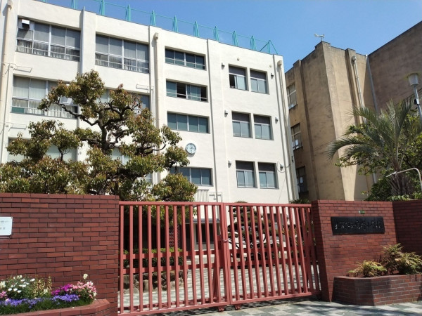 大阪市城東区鴫野西、中古一戸建ての小学校画像です