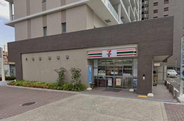 大阪市東成区中道、マンションのコンビニ画像です