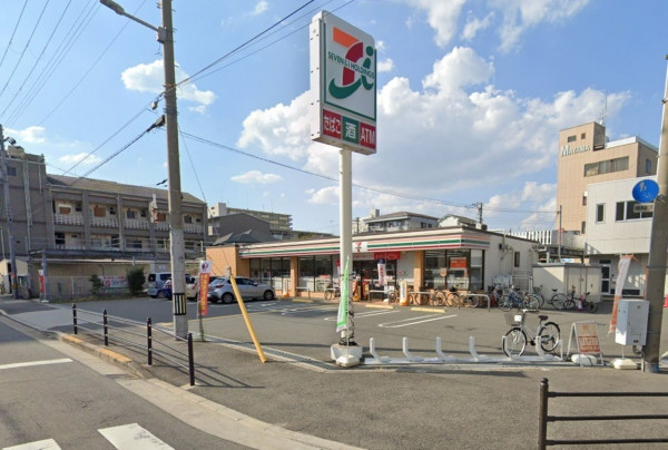 大阪市城東区古市、マンションのコンビニ画像です