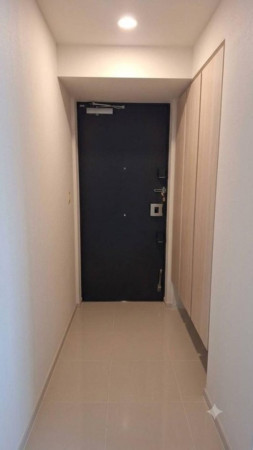 大阪市東成区中本、マンションの玄関画像です