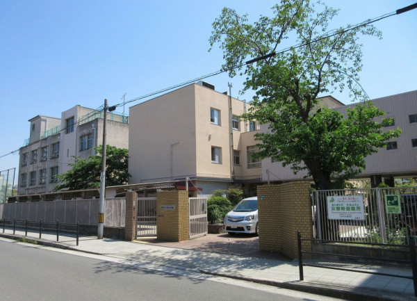 大阪市都島区大東町、マンションの中学校画像です