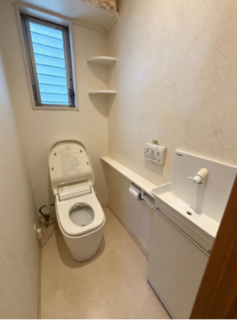 大阪市城東区東中浜、中古一戸建てのトイレ画像です