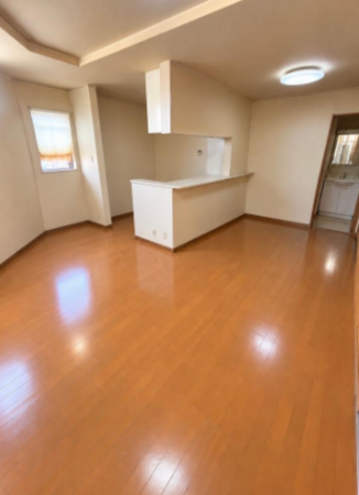 大阪市城東区東中浜、中古一戸建ての居間画像です