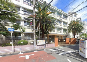 大阪市鶴見区諸口、マンションの小学校画像です