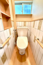 大阪市生野区中川西、中古一戸建てのトイレ画像です