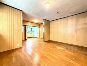大阪市生野区中川西、中古一戸建ての居間画像です