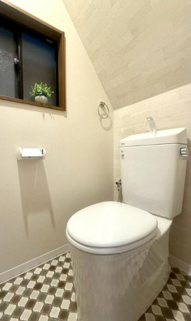 大阪市東成区東今里、中古一戸建てのトイレ画像です