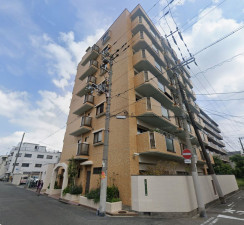大阪市城東区成育、マンションの外観画像です