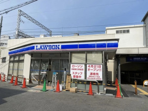 大阪市城東区成育、マンションのコンビニ画像です